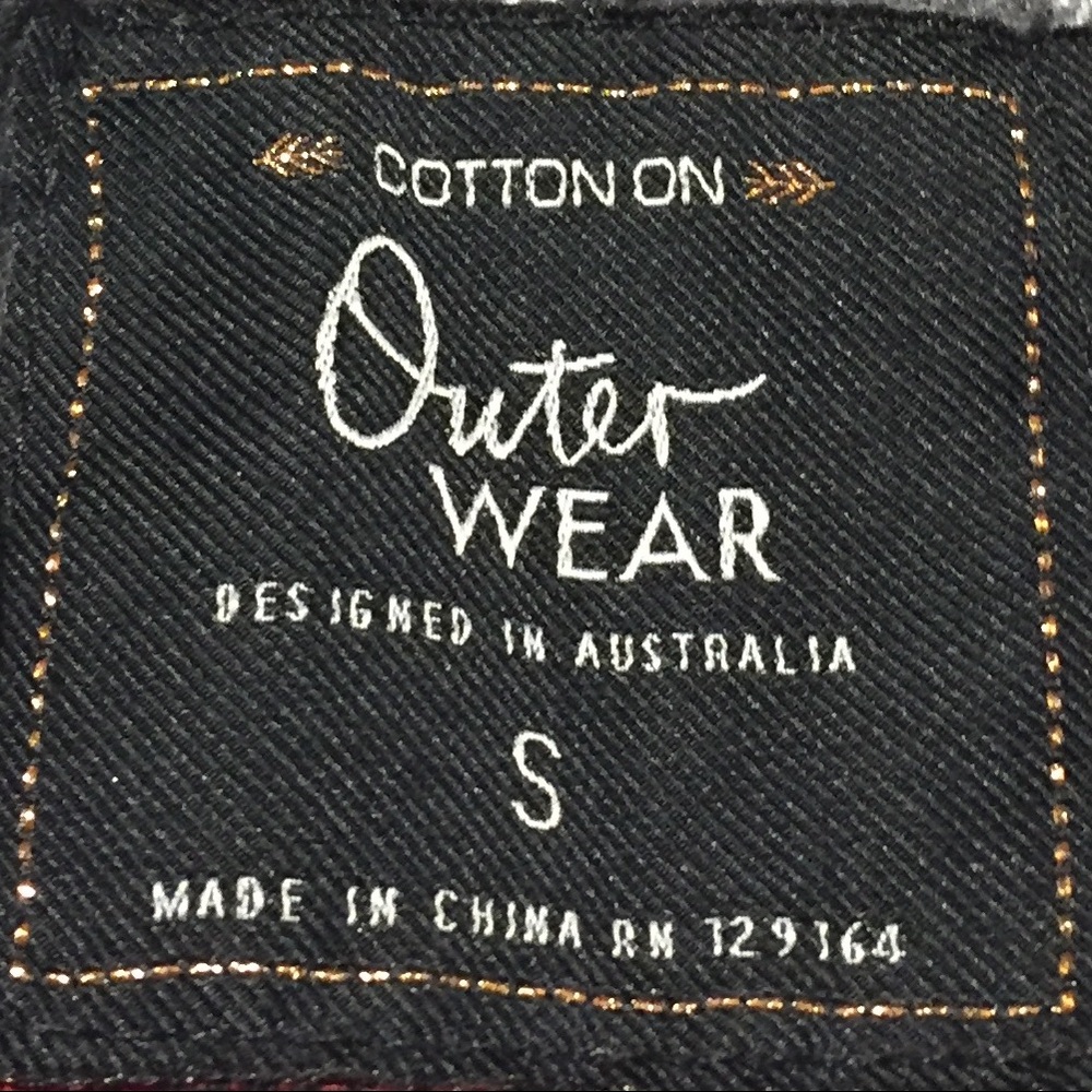COTTON ON - LIGHT WEIGHT - BLACK HOODED VEST - Picture 10 of 11